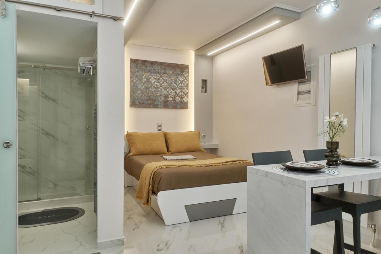 Modern For Two, Lesvos