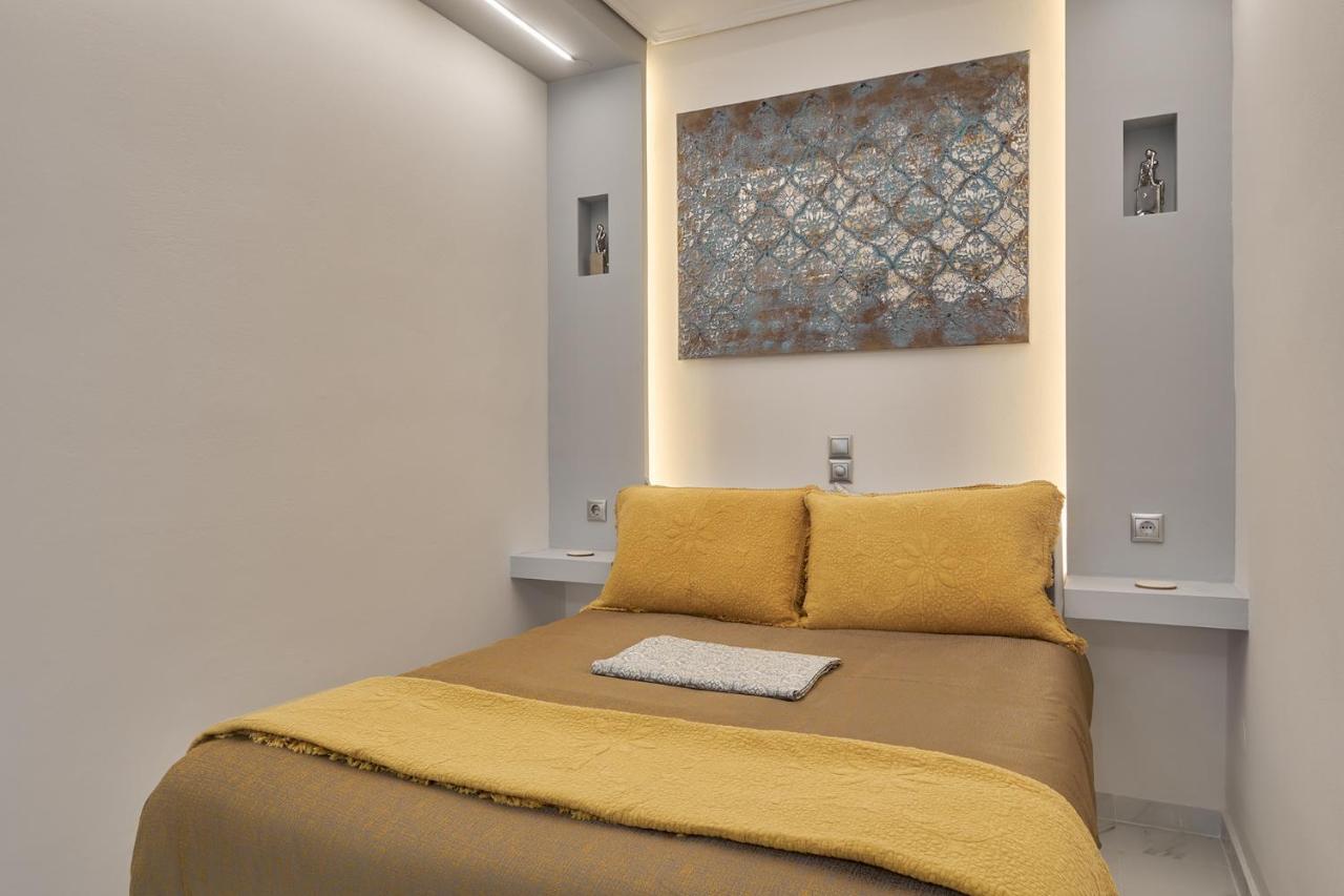 Modern For Two, Lesvos